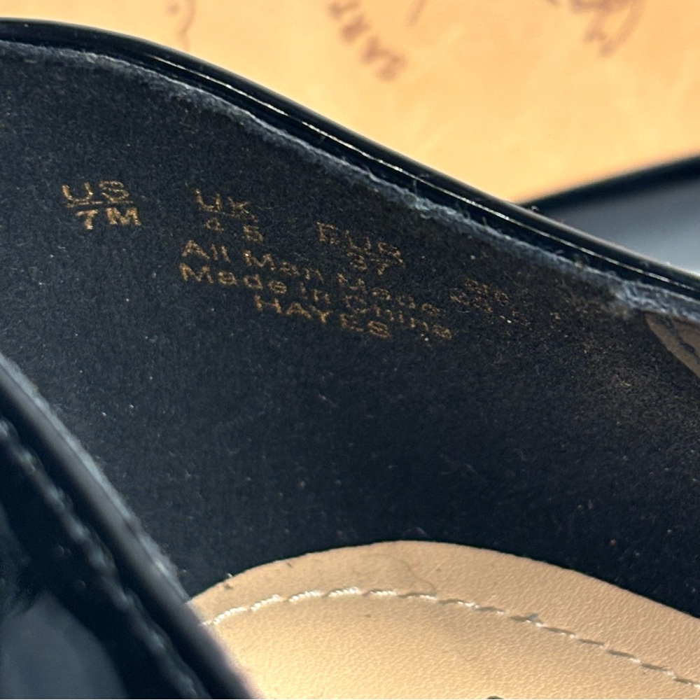 New Franco Sarto Hayes Flat Black Gold Buckle Accent Size 7 - Picture 7 of 7